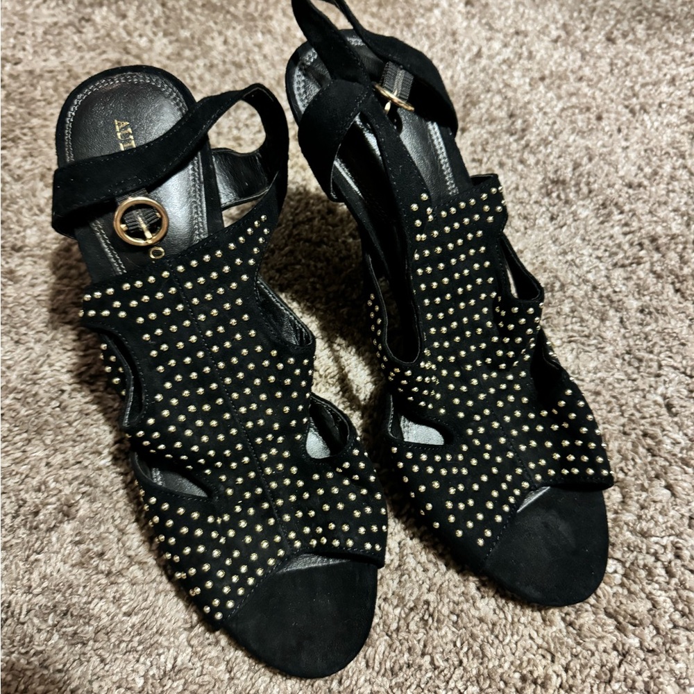 Black and gold formal heel